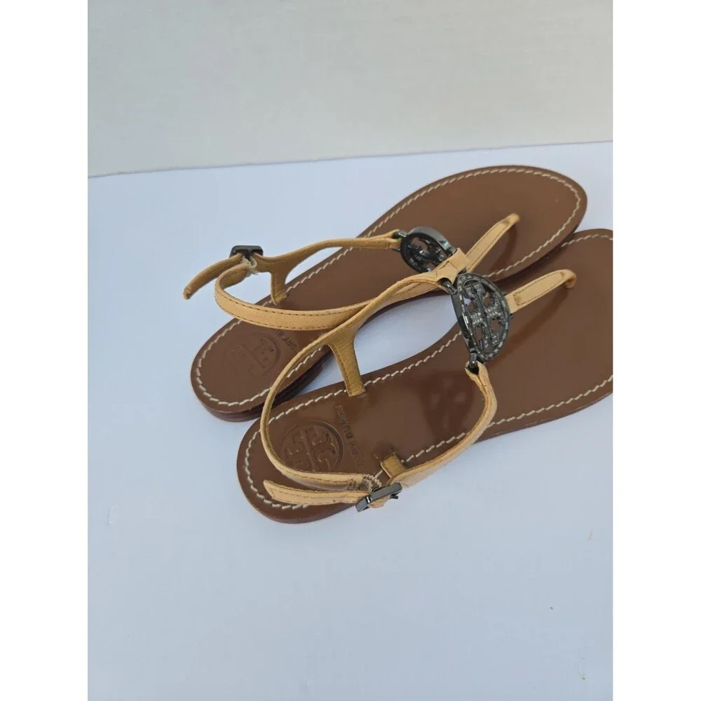 Tory Burch Miller Leather Tan Thong Sandals Silver Logo Medallion Women’s sz 7.5